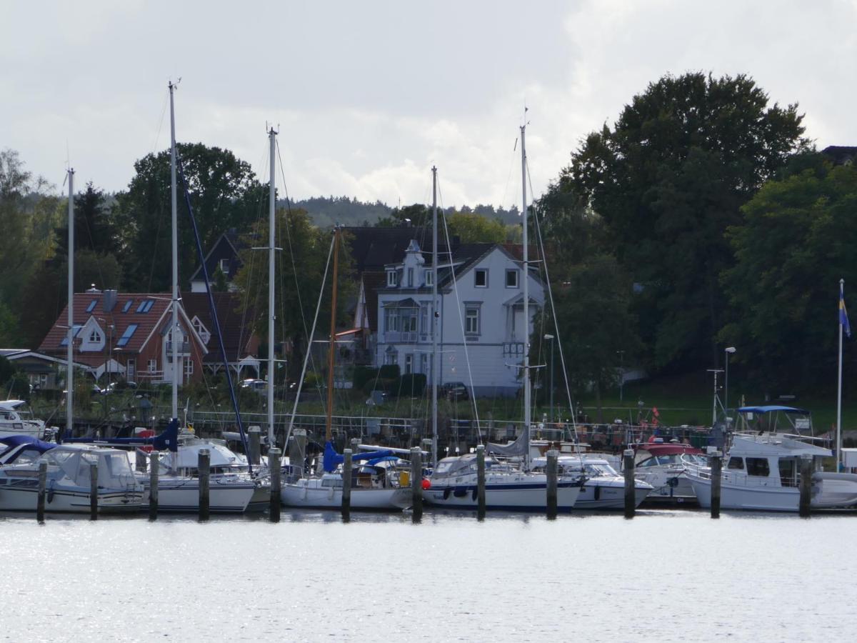 Wohnen Am Seglerhafen Mit Traveblick Im Kontorhaus Viele Extras * Lübeck